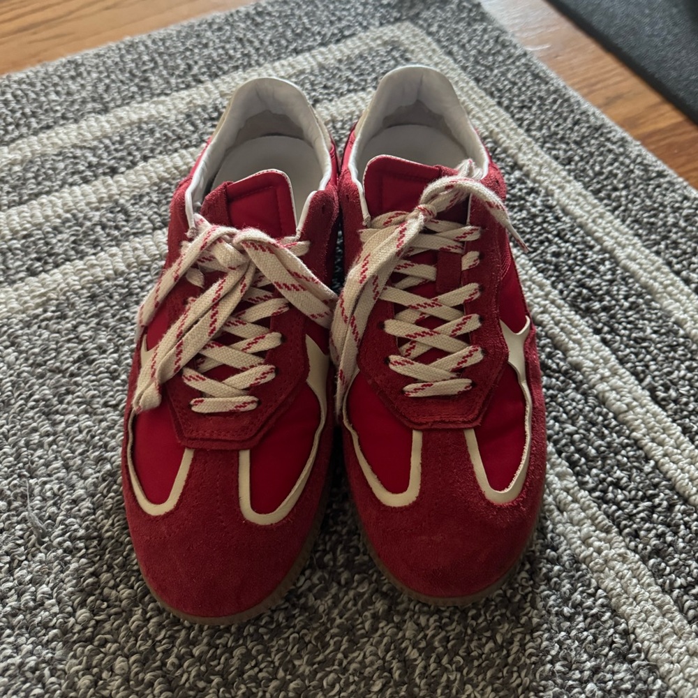 ALOHAS Rife Sheen Red Sneakers
